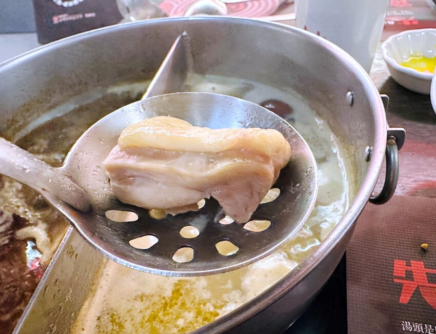 【紅九九個人鴛鴦鍋 松山店】一個人就開吃的麻辣鍋！正宗川味麻辣鍋 x 九宮格雙人套餐，松山區美食推薦！