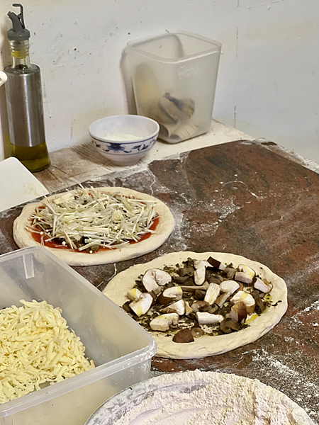 【台北信義區美食】MOSU蘑蔬室披薩專賣店 x 窯烤蔬食披薩