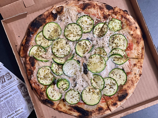 【台北信義區美食】MOSU蘑蔬室披薩專賣店 x 窯烤蔬食披薩