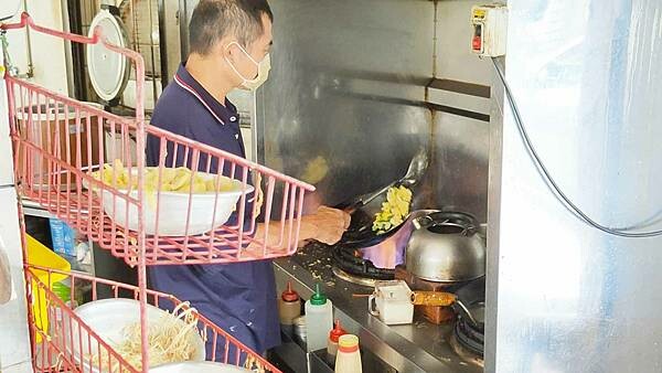 【中和美食】大眾小吃｜４０元蛋炒飯！絕無僅有的超級銅板美食炒飯店