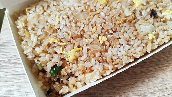 【中和美食】大眾小吃｜４０元蛋炒飯！絕無僅有的超級銅板美食炒飯店