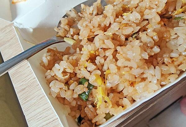 【中和美食】大眾小吃｜４０元蛋炒飯！絕無僅有的超級銅板美食炒飯店