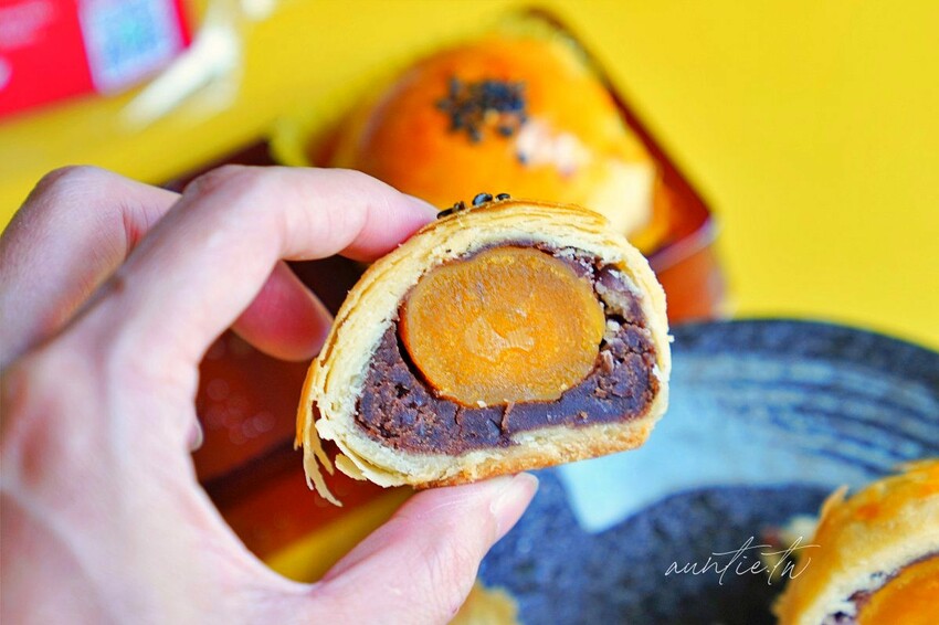 【台中】北區｜方包 bakery，烏豆沙圓滿蛋黃酥，只有一扇門，需要預訂的迷你麵包工作室