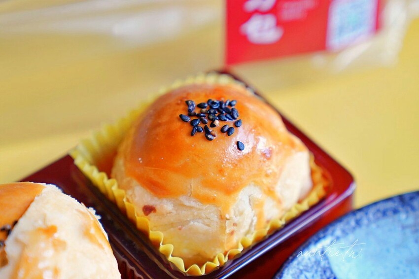 【台中】北區｜方包 bakery，烏豆沙圓滿蛋黃酥，只有一扇門，需要預訂的迷你麵包工作室