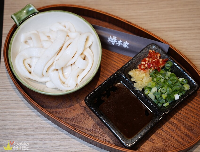 【蟳鮮屋 和牛·海鮮·健康鍋物】藝文特區高質感鍋物~水族箱現撈的活跳跳海鮮~打卡加碼送肉盤誠意十足~