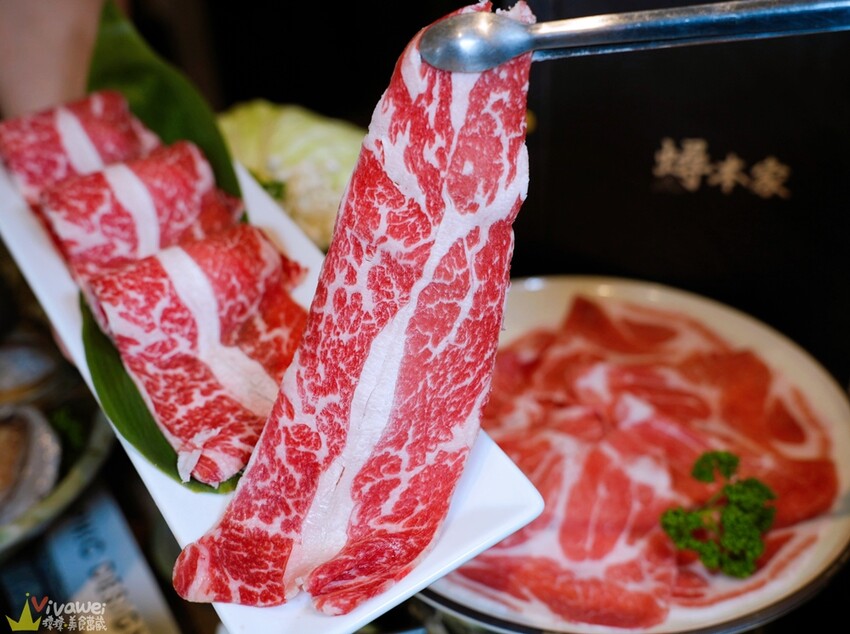 【蟳鮮屋 和牛·海鮮·健康鍋物】藝文特區高質感鍋物~水族箱現撈的活跳跳海鮮~打卡加碼送肉盤誠意十足~