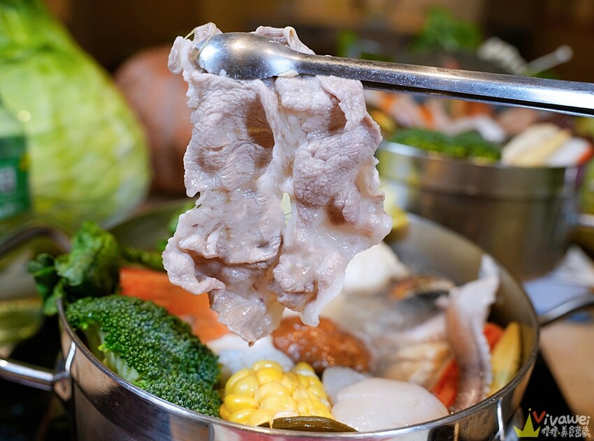 【蟳鮮屋 和牛·海鮮·健康鍋物】藝文特區高質感鍋物~水族箱現撈的活跳跳海鮮~打卡加碼送肉盤誠意十足~