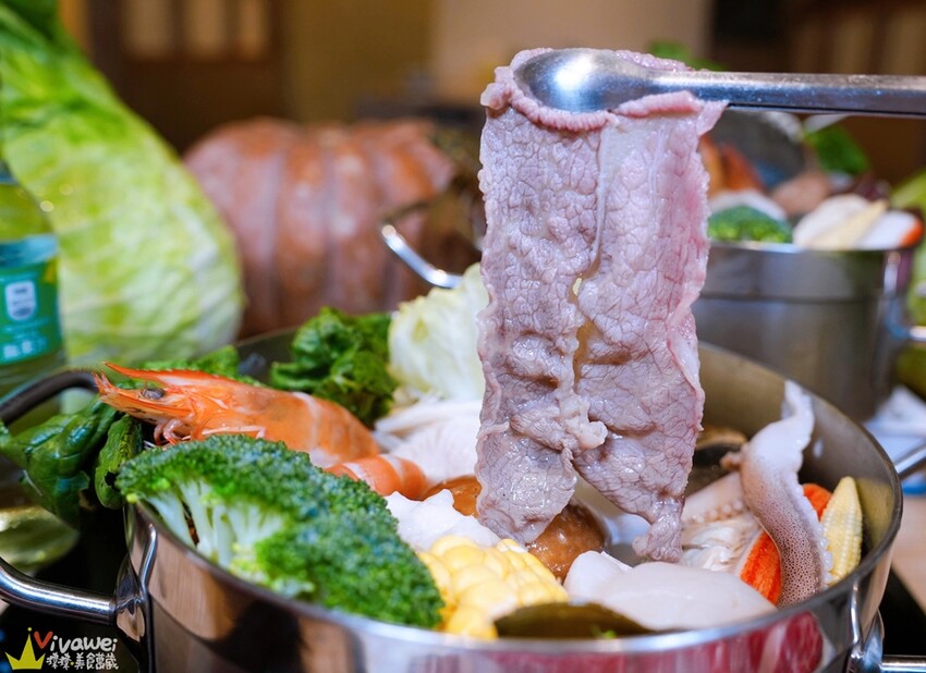 【蟳鮮屋 和牛·海鮮·健康鍋物】藝文特區高質感鍋物~水族箱現撈的活跳跳海鮮~打卡加碼送肉盤誠意十足~
