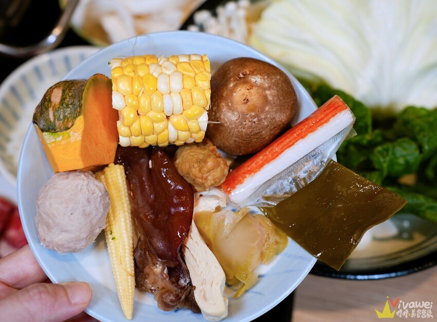 【蟳鮮屋 和牛·海鮮·健康鍋物】藝文特區高質感鍋物~水族箱現撈的活跳跳海鮮~打卡加碼送肉盤誠意十足~