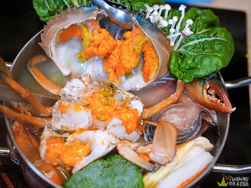 【蟳鮮屋 和牛·海鮮·健康鍋物】藝文特區高質感鍋物~水族箱現撈的活跳跳海鮮~打卡加碼送肉盤誠意十足~