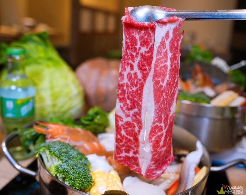 【蟳鮮屋 和牛·海鮮·健康鍋物】藝文特區高質感鍋物~水族箱現撈的活跳跳海鮮~打卡加碼送肉盤誠意十足~