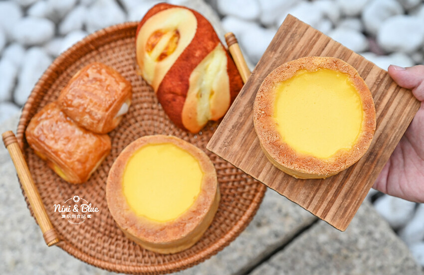 香。烘焙坊 | 美村店新開幕！數十種麵包天天現烤，還有優惠三個100元、四個100元，楓糖可頌5個只要1百元！ @Nini and Blue  玩樂食記