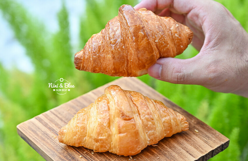 香。烘焙坊 | 美村店新開幕！數十種麵包天天現烤，還有優惠三個100元、四個100元，楓糖可頌5個只要1百元！ @Nini and Blue  玩樂食記