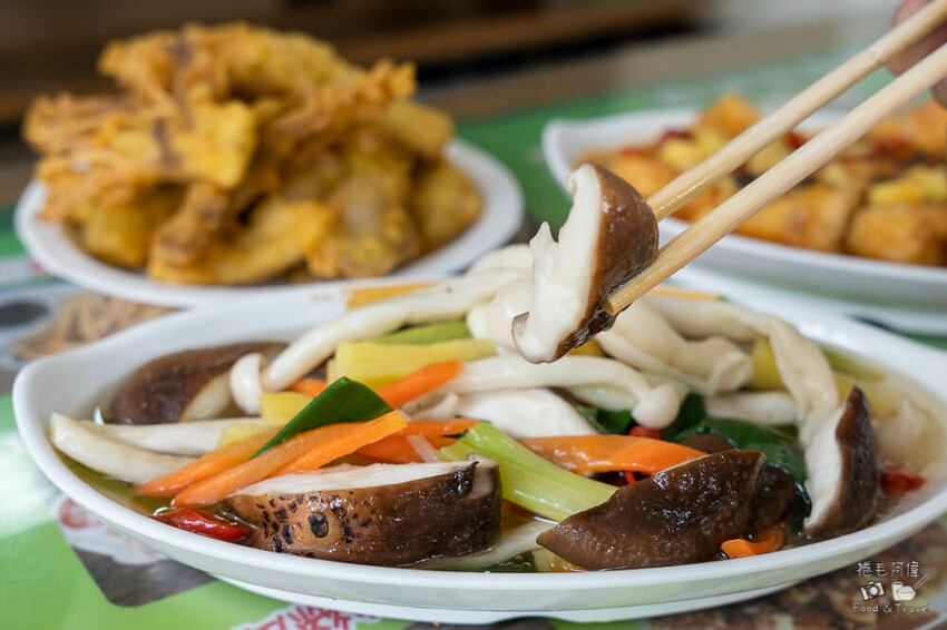 台中市新社區頭嵙山香菇 | 台中美食大推這間新社平價餐廳!招牌烤菇美味不輸雞排~