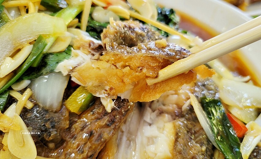 在地達人帶路！！Google 評論4.7高評價，新社必吃香菇大餐、還有熱炒類也不能錯過唷！！