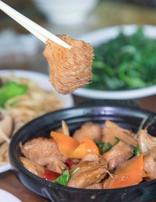 【復興三好之九】枕頭山隨緣小棧蔬食坊.炒麵香噴噴.臭豆腐.猴頭菇.炒山菜都對味