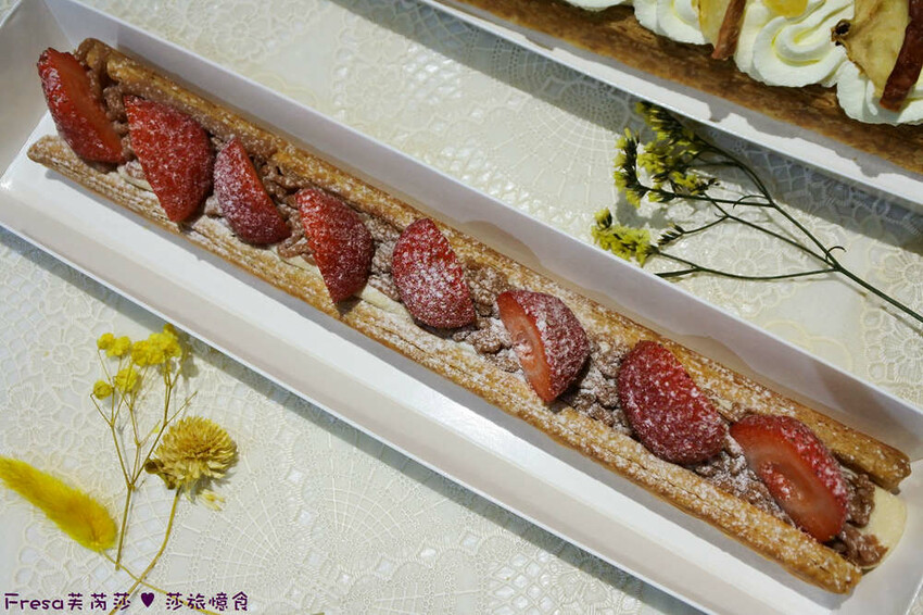 台南甜點【白面酥生 法式千層脆片】草莓限定!薄脆餅香的千層法夾超美藝術甜點.鬆脆茶香的法式千層脆片伴手禮│赤崁樓│中西區美食 - Fresa芙芮莎♥莎旅憶食