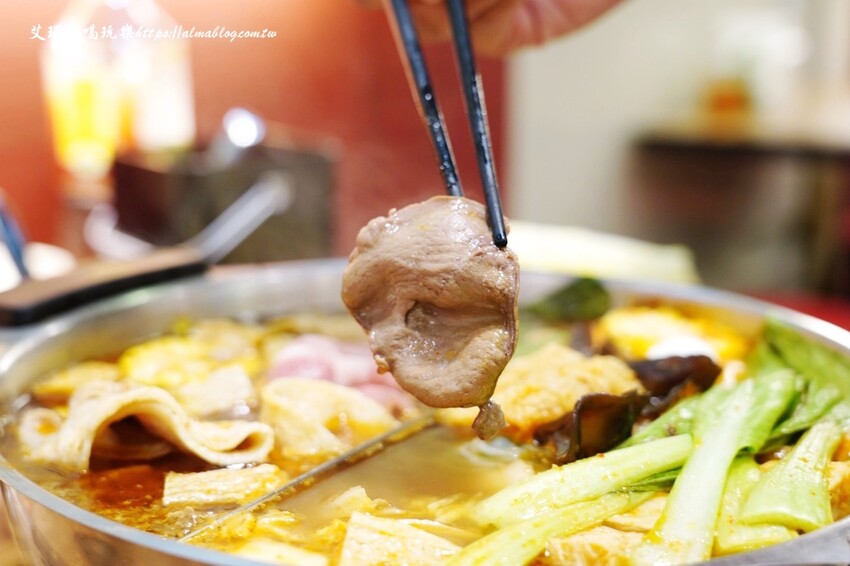 37年老字號羊肉爐全羊館！點鴛鴦鍋吃超爽，鎮店之寶羊三層必點，不吃羊？薑母鴨獨享餐230元還附麵線～
