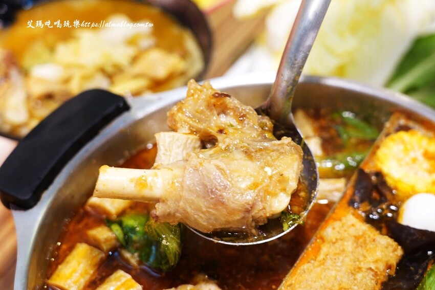 37年老字號羊肉爐全羊館！點鴛鴦鍋吃超爽，鎮店之寶羊三層必點，不吃羊？薑母鴨獨享餐230元還附麵線～