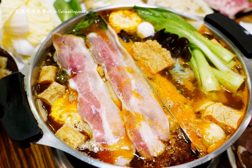 37年老字號羊肉爐全羊館！點鴛鴦鍋吃超爽，鎮店之寶羊三層必點，不吃羊？薑母鴨獨享餐230元還附麵線～