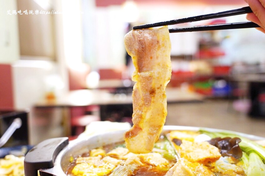 37年老字號羊肉爐全羊館！點鴛鴦鍋吃超爽，鎮店之寶羊三層必點，不吃羊？薑母鴨獨享餐230元還附麵線～