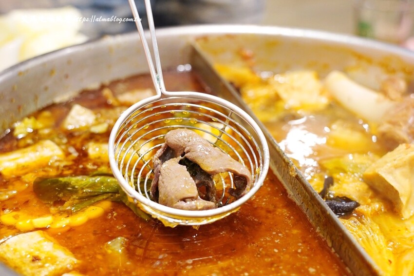 37年老字號羊肉爐全羊館！點鴛鴦鍋吃超爽，鎮店之寶羊三層必點，不吃羊？薑母鴨獨享餐230元還附麵線～