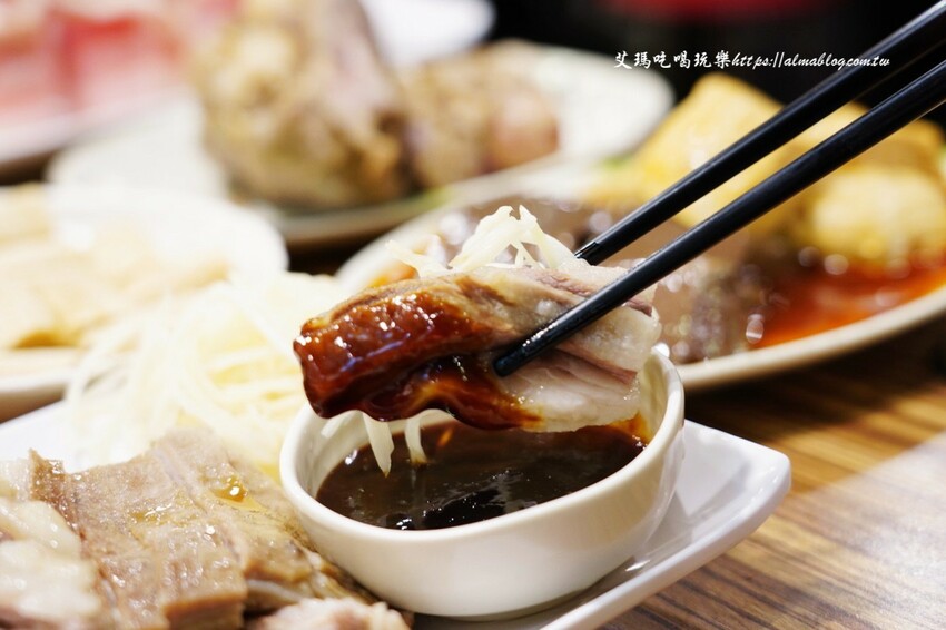 37年老字號羊肉爐全羊館！點鴛鴦鍋吃超爽，鎮店之寶羊三層必點，不吃羊？薑母鴨獨享餐230元還附麵線～