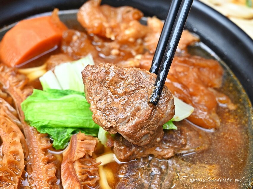 牛老二牛肉麵｜勤益商圈平價牛肉麵，大份量加麵不用錢，學生們的最愛～