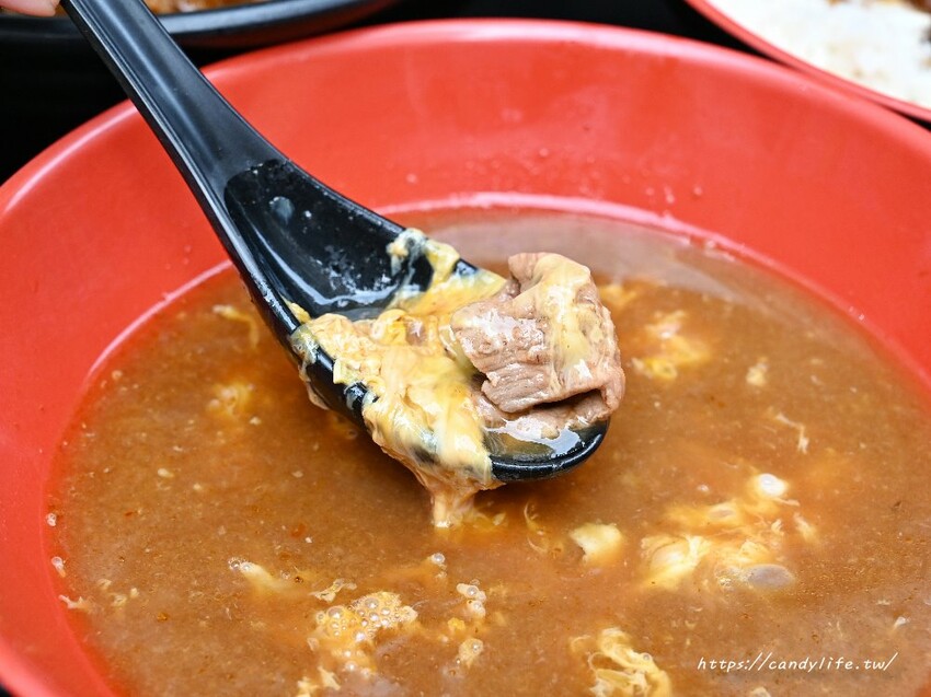 牛老二牛肉麵｜勤益商圈平價牛肉麵，大份量加麵不用錢，學生們的最愛～