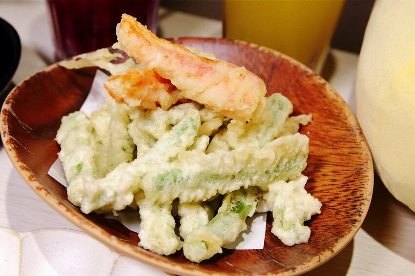 定食８變了！明亮寬敞的空間、每季更新豐盛繽紛的定食，免費湯飯