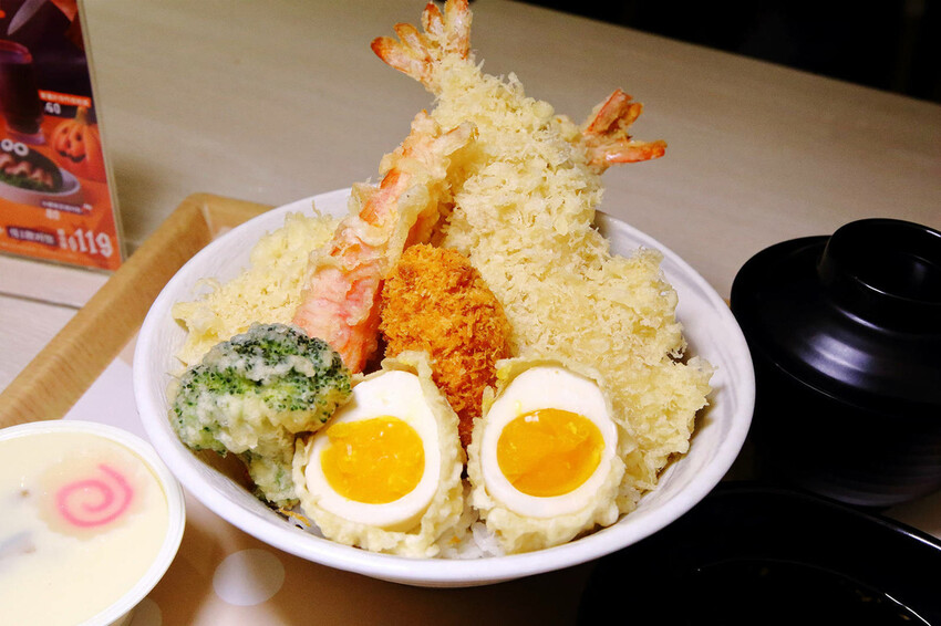 【定食8】秋冬菜單!10月萬聖餓趣味限定餐點,聯名YouTu