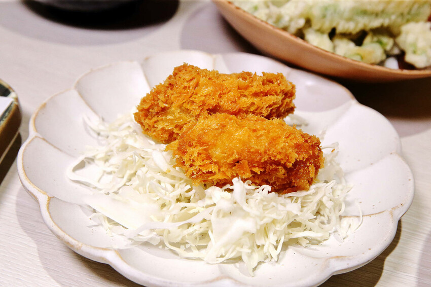 定食８變了！明亮寬敞的空間、每季更新豐盛繽紛的定食，免費湯飯