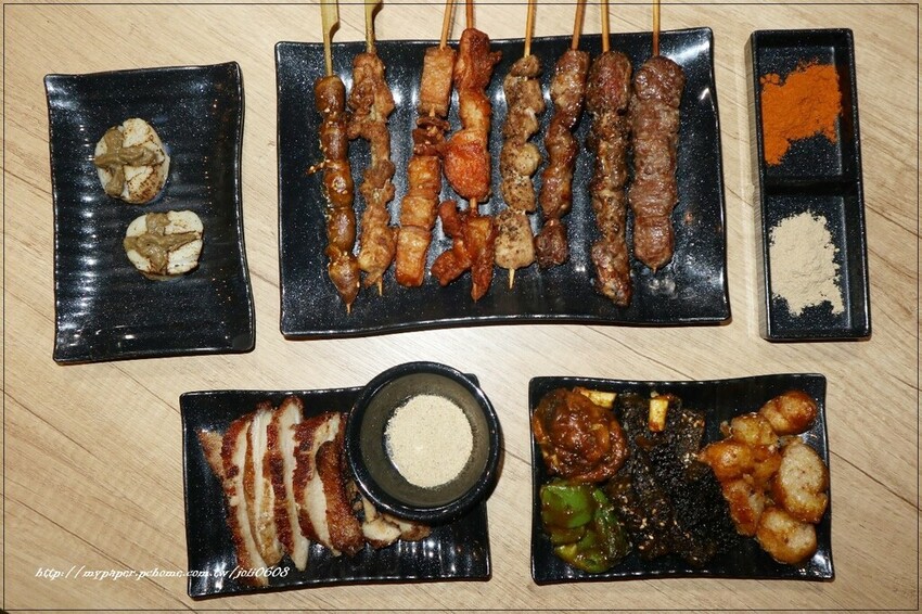 【虎烈串霸】桃園串燒推薦 桃園夜市宵夜推薦 平價美味燒烤 營業至凌晨三點 宵夜聚餐首選 附包廂