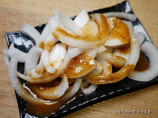 涼拌洋蔥-虎烈串霸.jpg