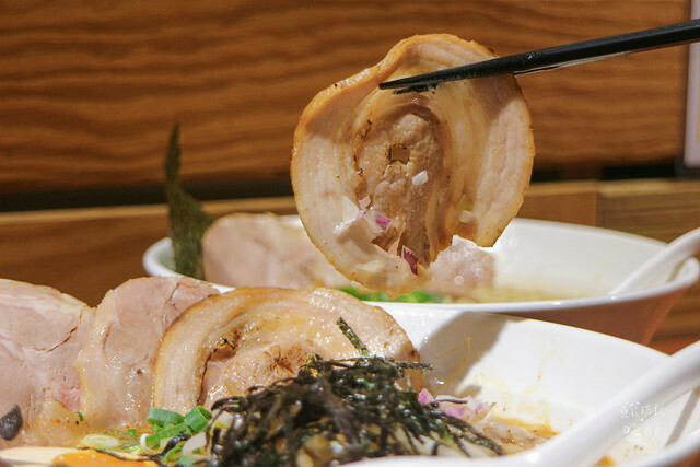 台中西屯｜用心熬煮以湯頭為靈魂的豚骨拉麵。吃過令人念念不忘｜麵屋麥