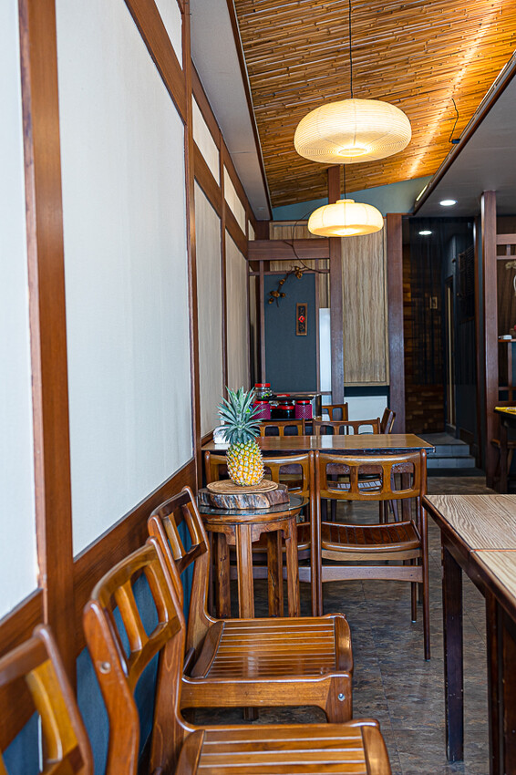 日式屋舍內竟賣起了台式牛排以及煎餃，這組合我這輩子沒見過｜一餃燒