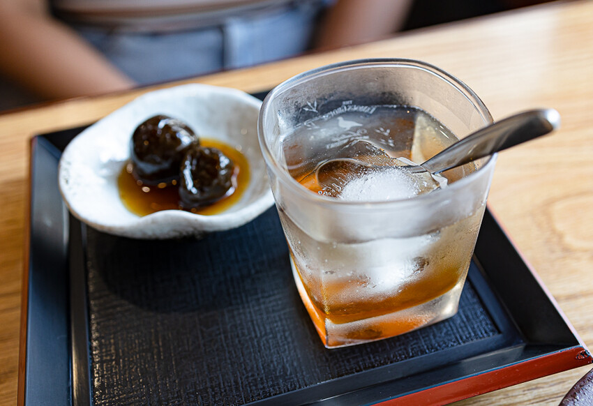 日式屋舍內竟賣起了台式牛排以及煎餃，這組合我這輩子沒見過｜一餃燒