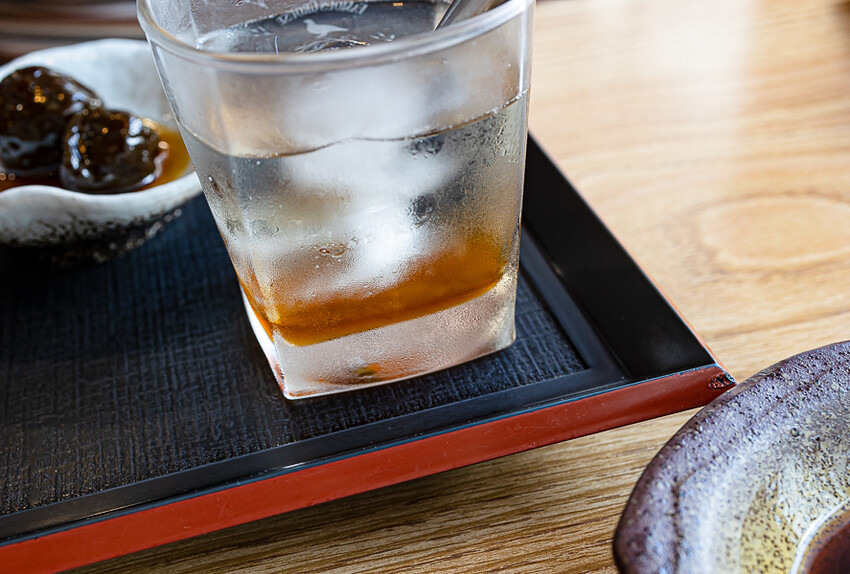 日式屋舍內竟賣起了台式牛排以及煎餃，這組合我這輩子沒見過｜一餃燒