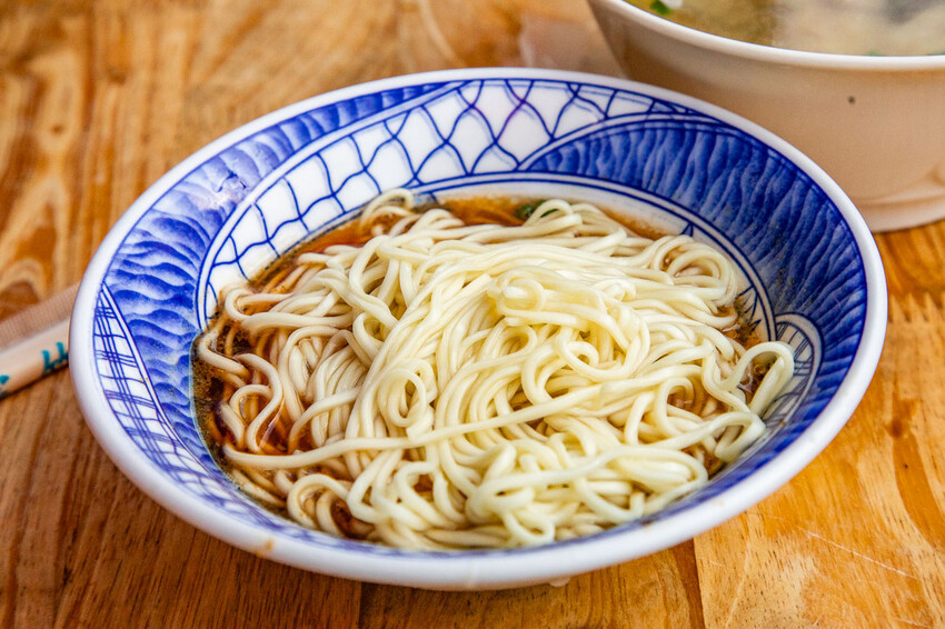 宜蘭縣宜蘭市火生餛飩麵店｜沒有招牌卻是在地人超愛的麵店，40年歷史老字號餛飩麵