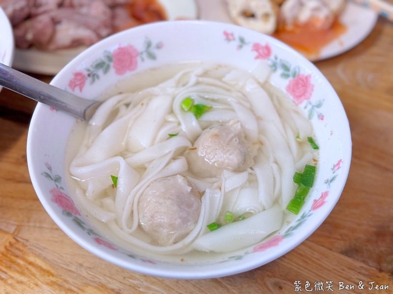 火生餛飩麵店!宜蘭四十年老字號,必嚐麻醬乾麵與豬骨餛飩湯