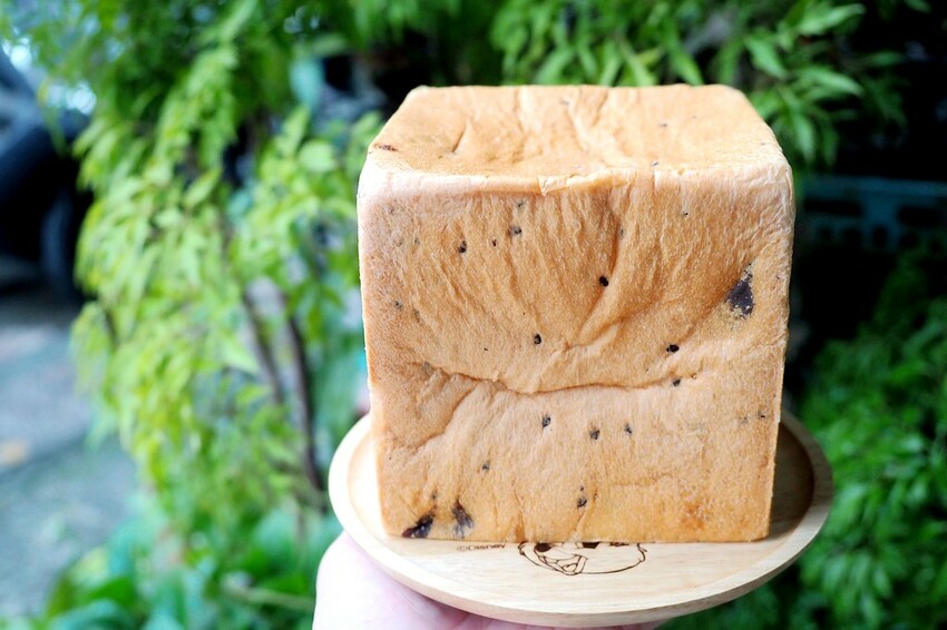 崙背鮮乳ＸOrchard CAFE/魚缸珈琲/東新烘焙市集,12月限定款聯名甜點.生吐司.生乳捲.甜甜圈一次打包!!!