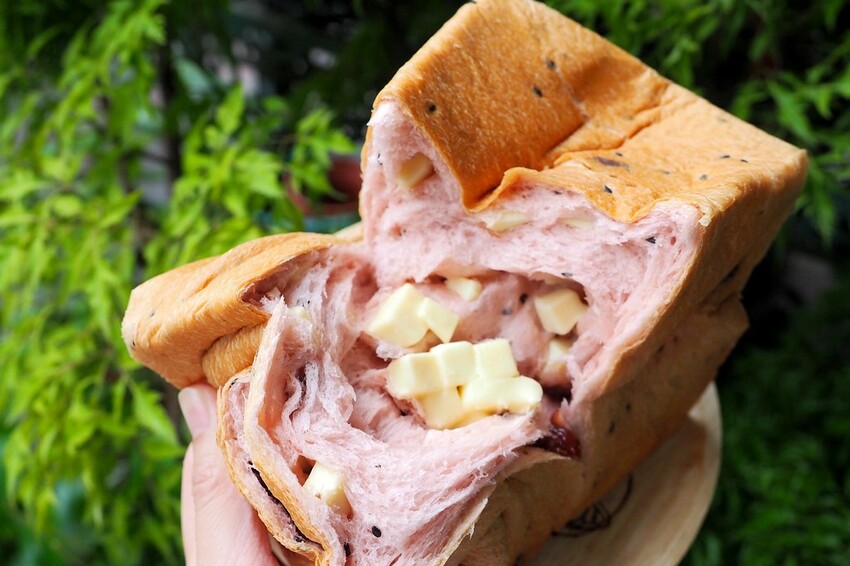 崙背鮮乳ＸOrchard CAFE/魚缸珈琲/東新烘焙市集,12月限定款聯名甜點.生吐司.生乳捲.甜甜圈一次打包!!!