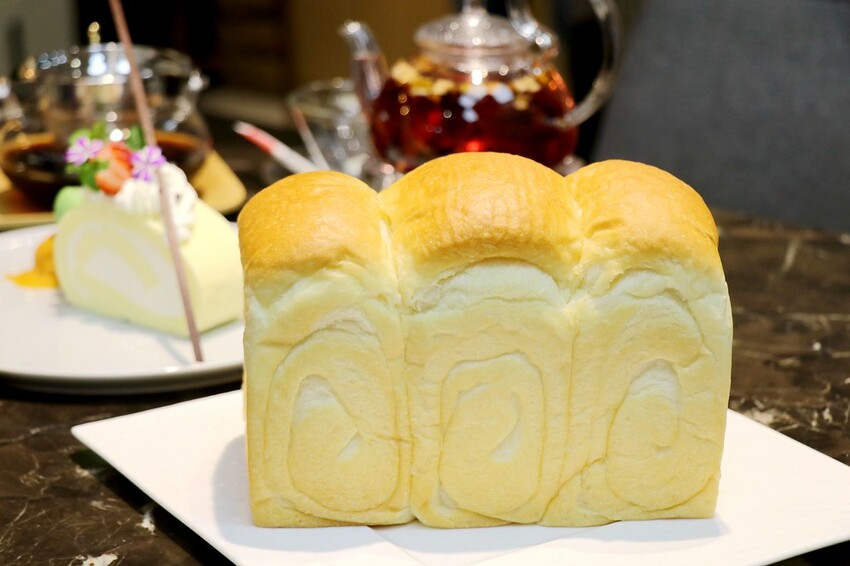 崙背鮮乳ＸOrchard CAFE/魚缸珈琲/東新烘焙市集,12月限定款聯名甜點.生吐司.生乳捲.甜甜圈一次打包!!!