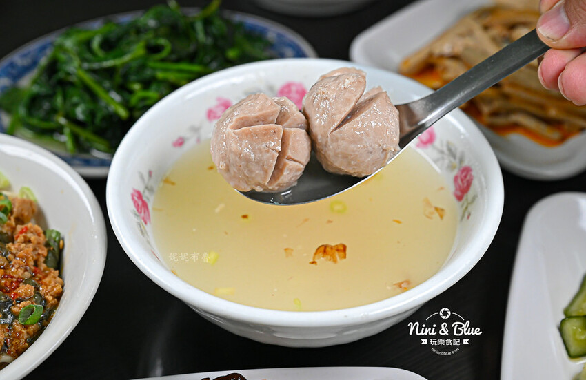 台中北屯昌平路商圈銅板美食，特色皮蛋創意料理小館-妮妮布魯