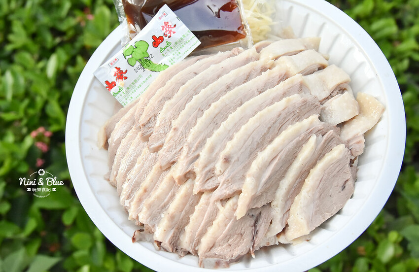 台中北屯昌平路商圈銅板美食，特色皮蛋創意料理小館-妮妮布魯