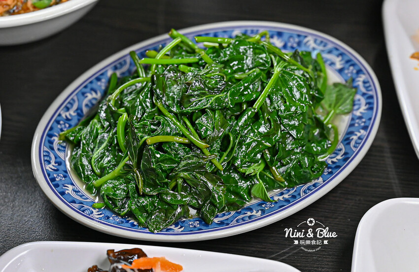 台中北屯昌平路商圈銅板美食，特色皮蛋創意料理小館-妮妮布魯