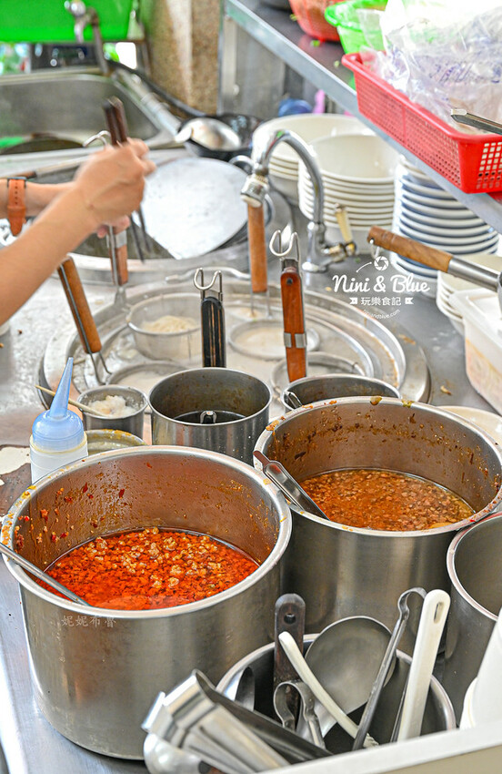 台中北屯昌平路商圈銅板美食，特色皮蛋創意料理小館-妮妮布魯