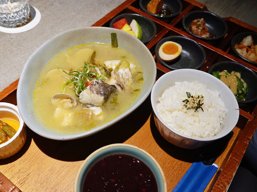 新北市中和區新北中和—BUNA CAF'E 布納咖啡館｜依傍四號公園的歐風咖啡空間｜永安市場、臺灣圖書館