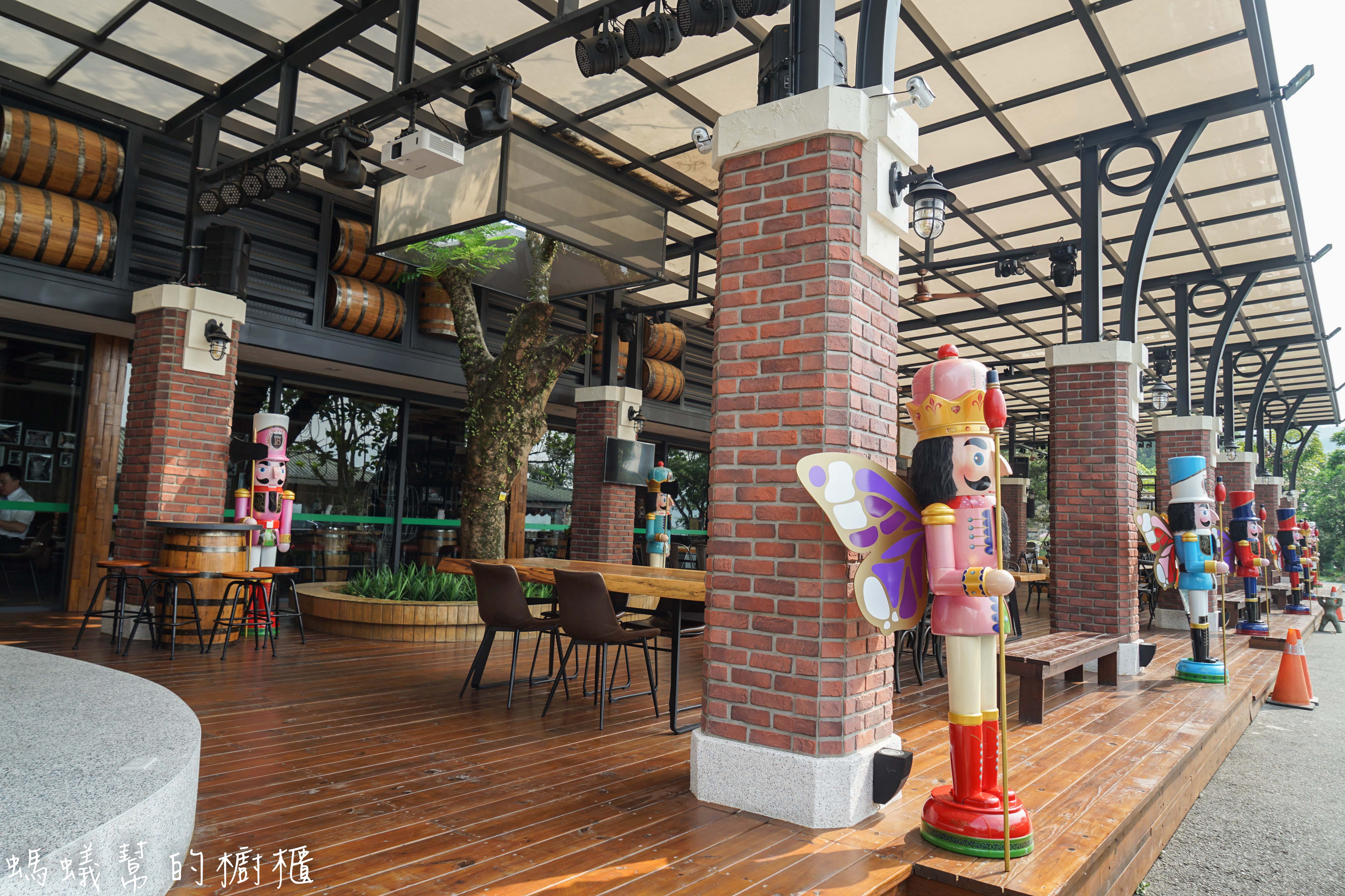 南投埔里牛耳藝術渡假村|日月潭埔里小木屋住宿推薦,漫步自然生態園區,欣賞藝術石雕、舒壓SPA館、雕之森樹屋餐廳,設備齊全的小木屋渡假推薦。 - 螞蟻幫的櫥櫃