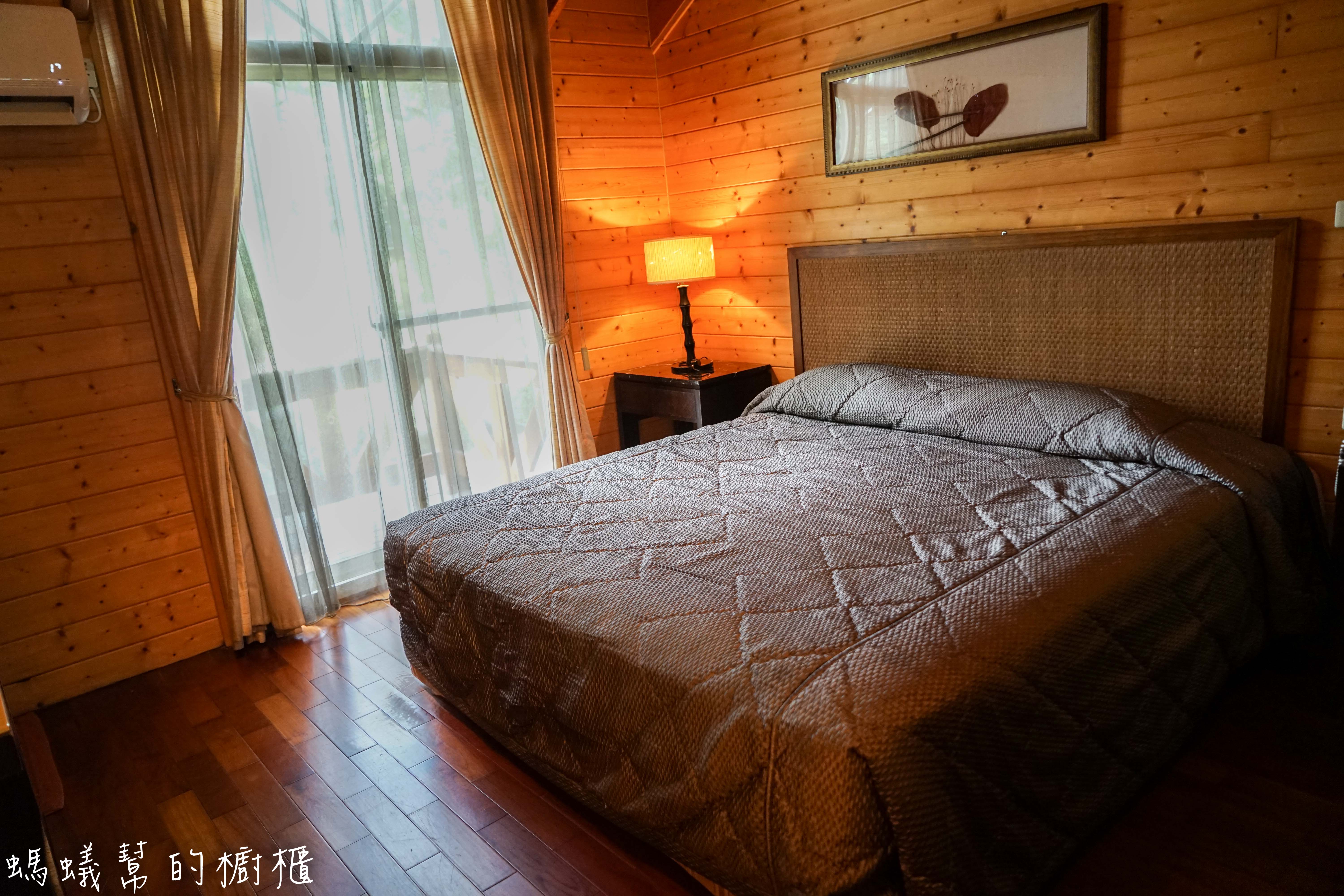 南投埔里牛耳藝術渡假村|日月潭埔里小木屋住宿推薦,漫步自然生態園區,欣賞藝術石雕、舒壓SPA館、雕之森樹屋餐廳,設備齊全的小木屋渡假推薦。 - 螞蟻幫的櫥櫃